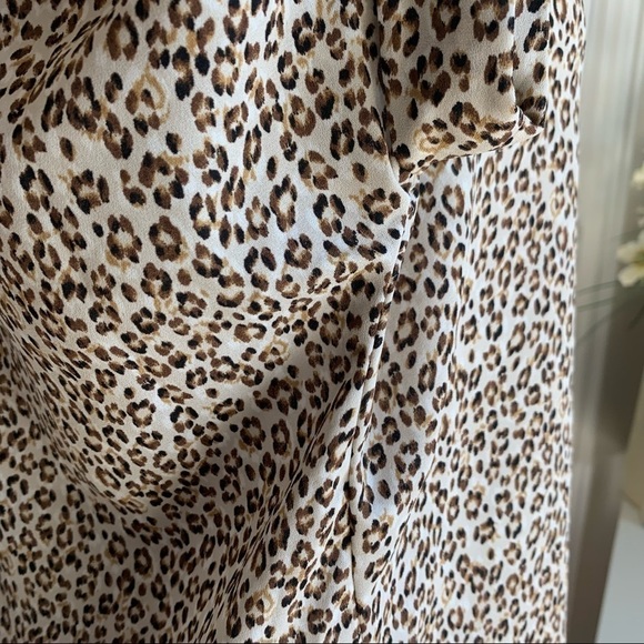 All in Favor Leopard Print V-neck Top - Picture 8 of 14